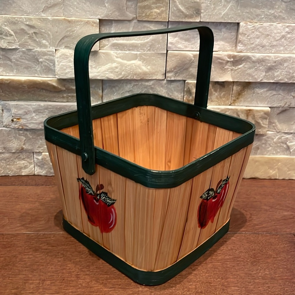Apples Basket